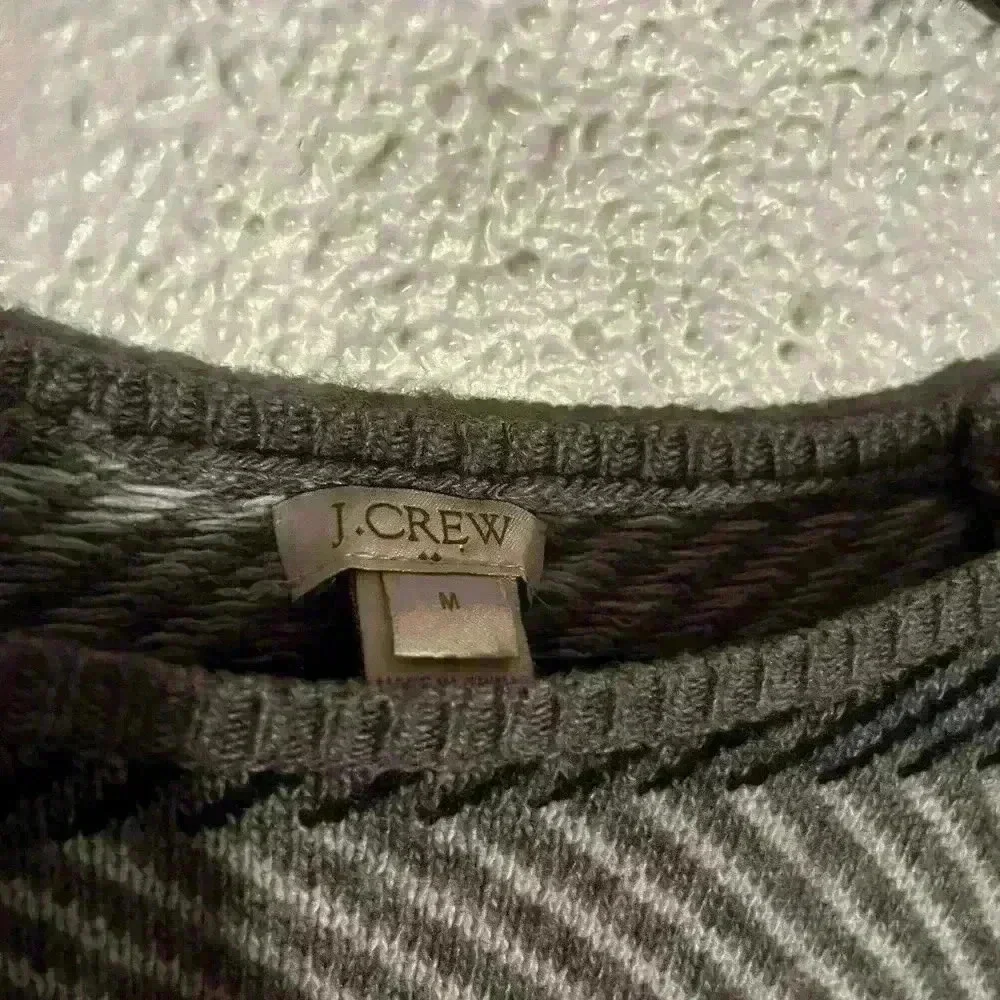 J. Crew Gray Herringbone Scoop Neck Long Sleeve Sweater Size M Merino Wool Blend